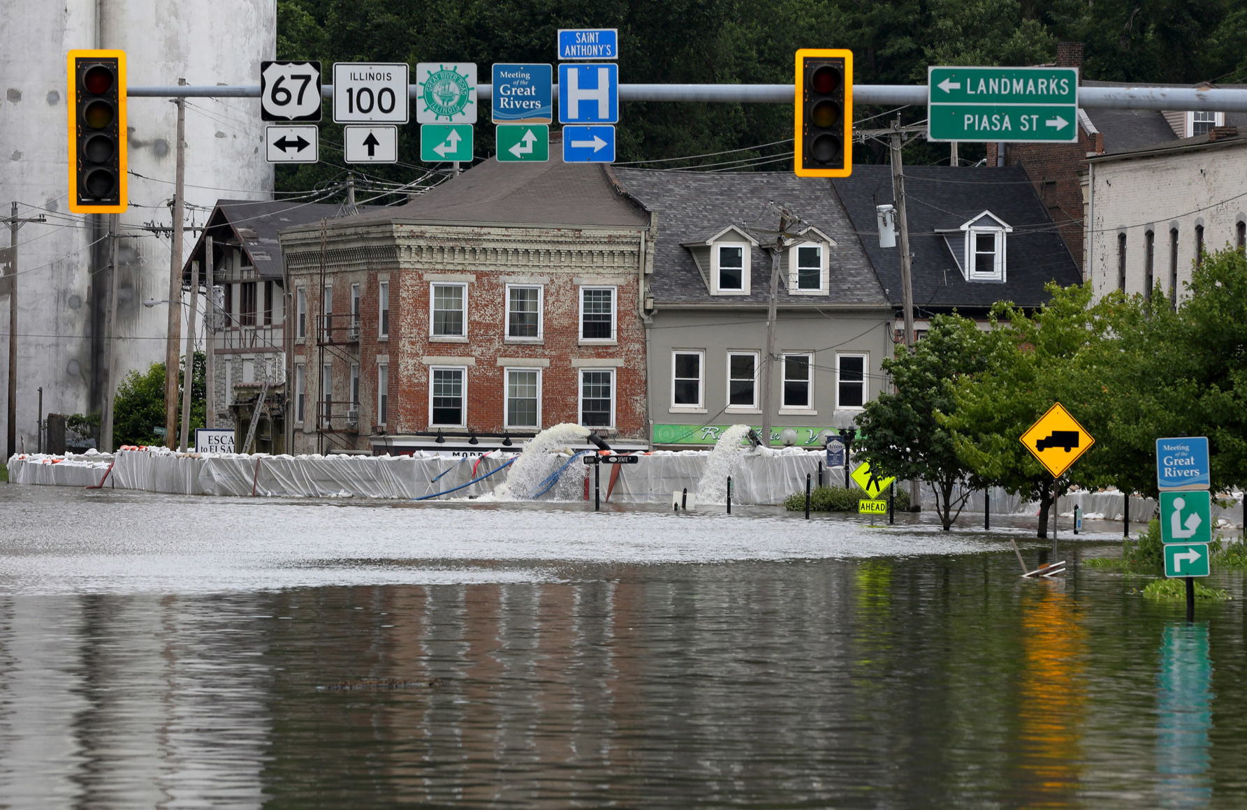 Mississippi River floodwater crests around St. Louis
